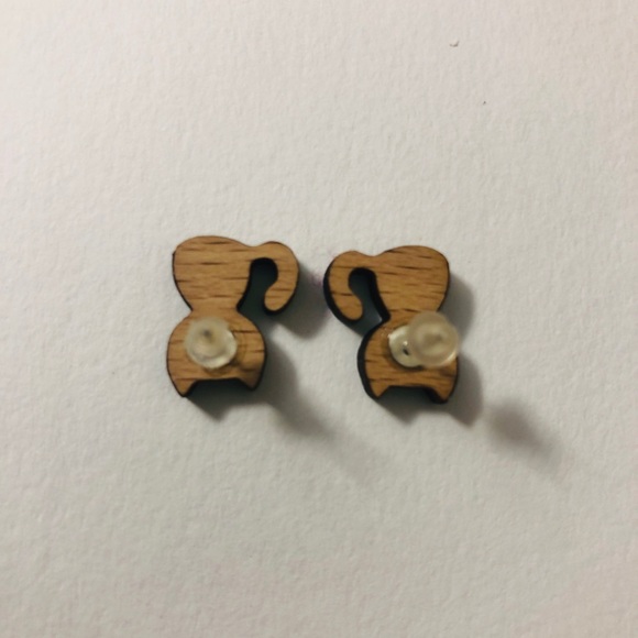 ⭐️Handmade⭐️ Laser Cut Kitty Earrings - Picture 3 of 7